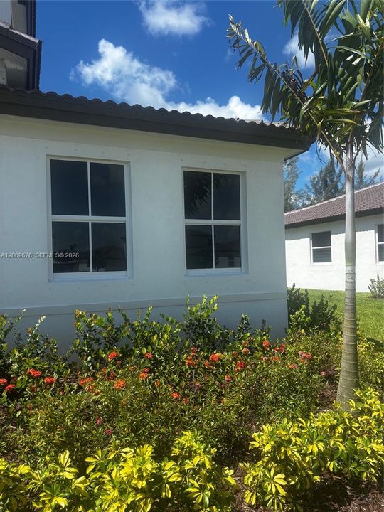 For Rent: $4,850 (3 beds, 2 baths, 2953 Square Feet)