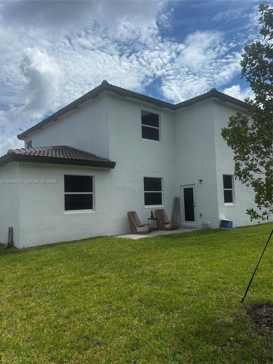 For Rent: $4,850 (3 beds, 2 baths, 2953 Square Feet)
