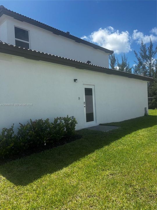 For Rent: $4,850 (3 beds, 2 baths, 2953 Square Feet)