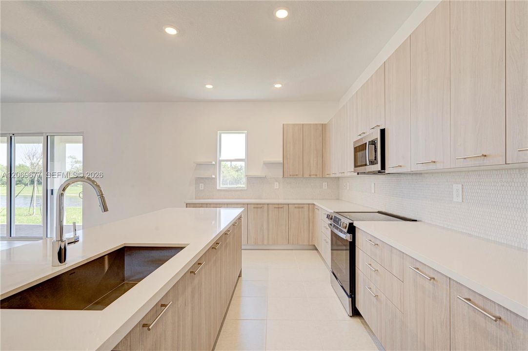 For Sale: $1,780,000 (5 beds, 4 baths, 3958 Square Feet)