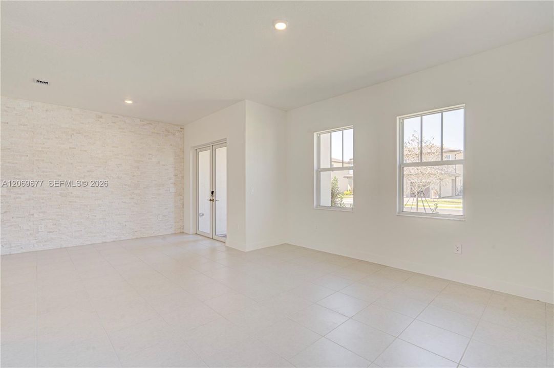 For Sale: $1,780,000 (5 beds, 4 baths, 3958 Square Feet)