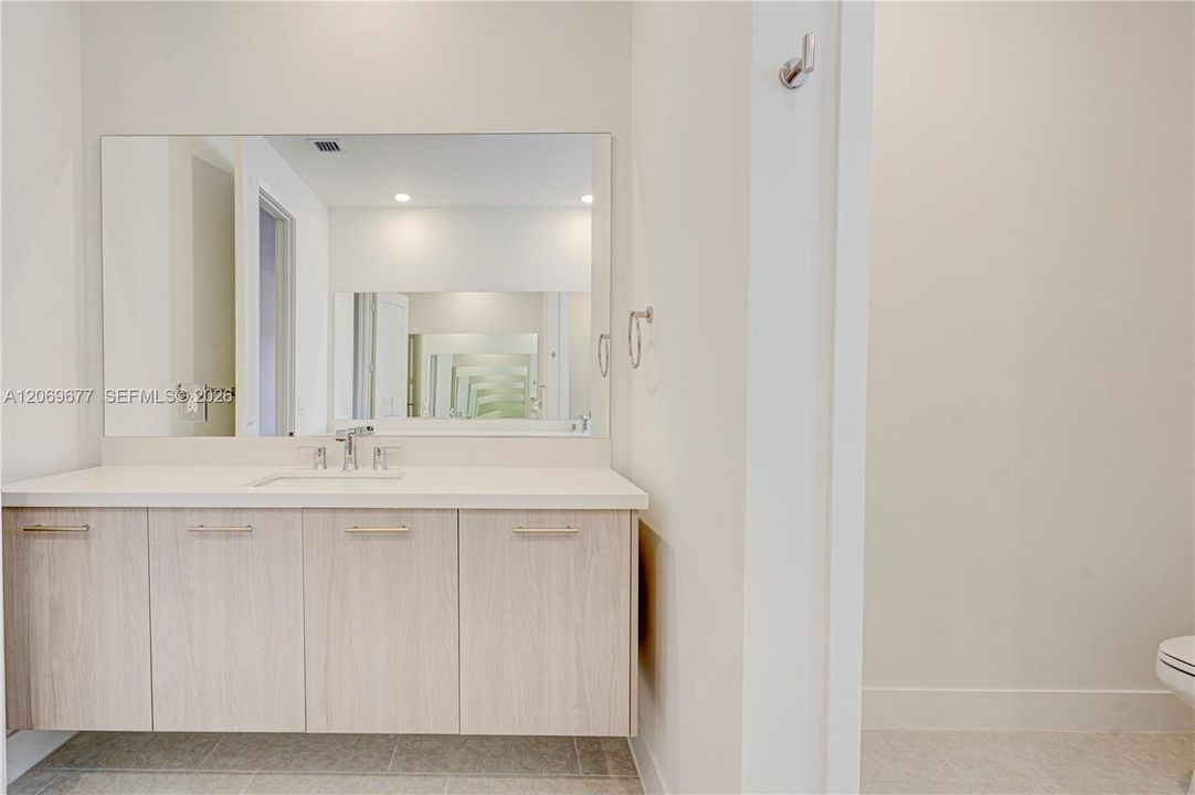 For Sale: $1,780,000 (5 beds, 4 baths, 3958 Square Feet)