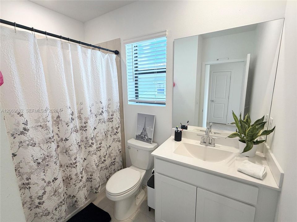 For Rent: $4,900 (4 beds, 2 baths, 1856 Square Feet)