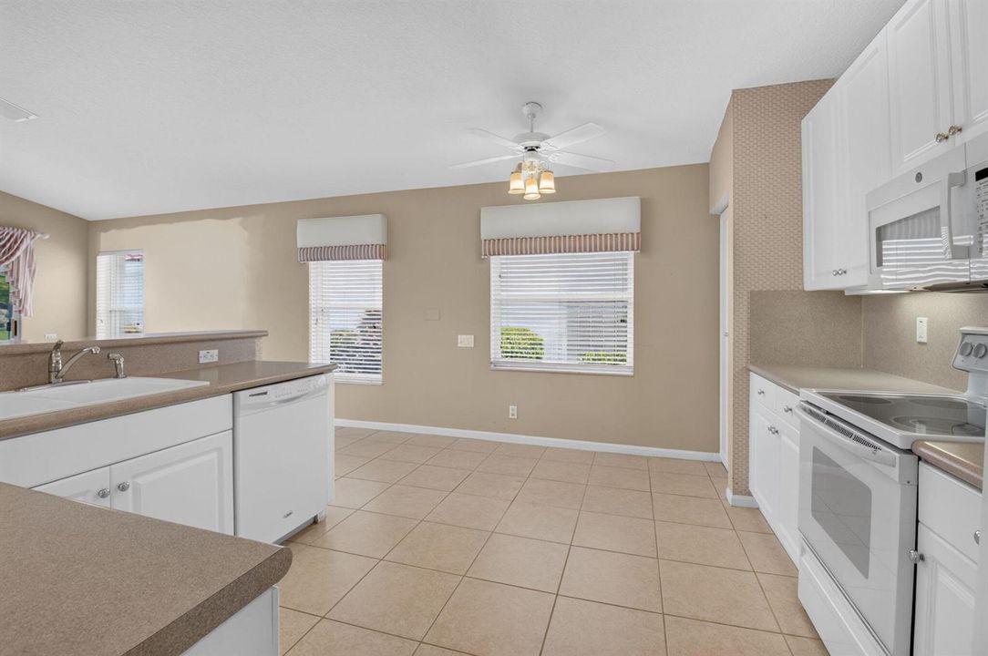 Eat-in Kitchen