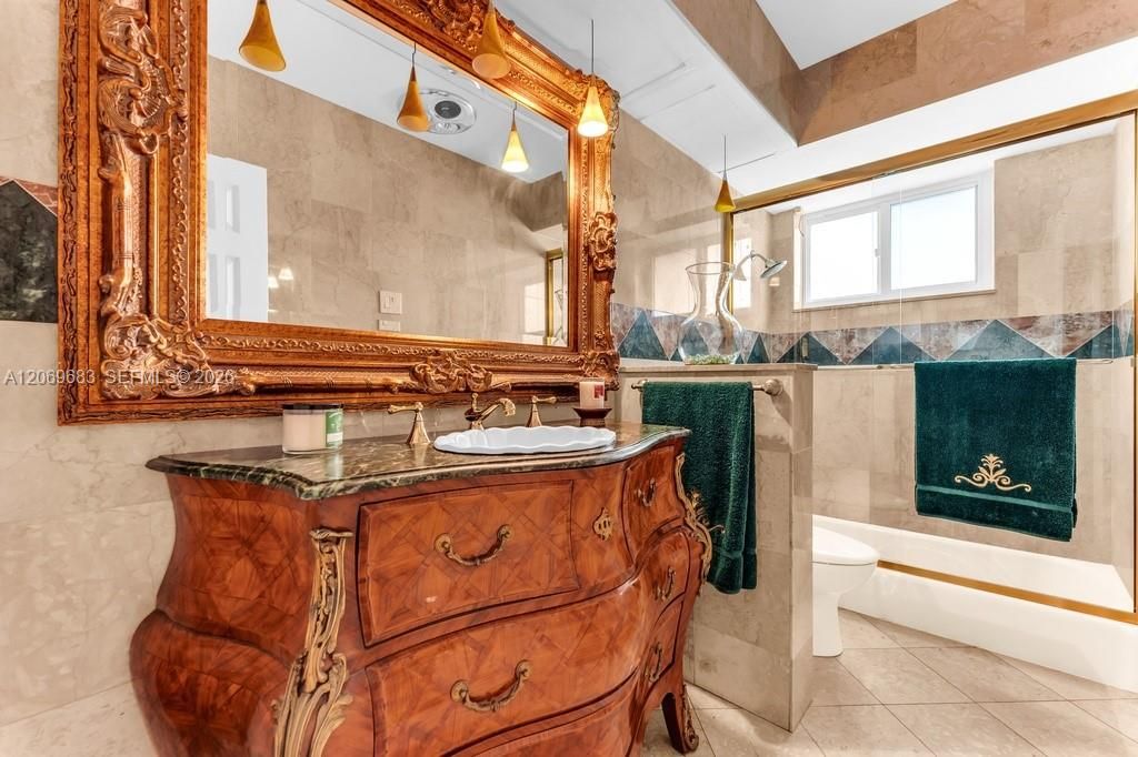 Guest Bathroom 2