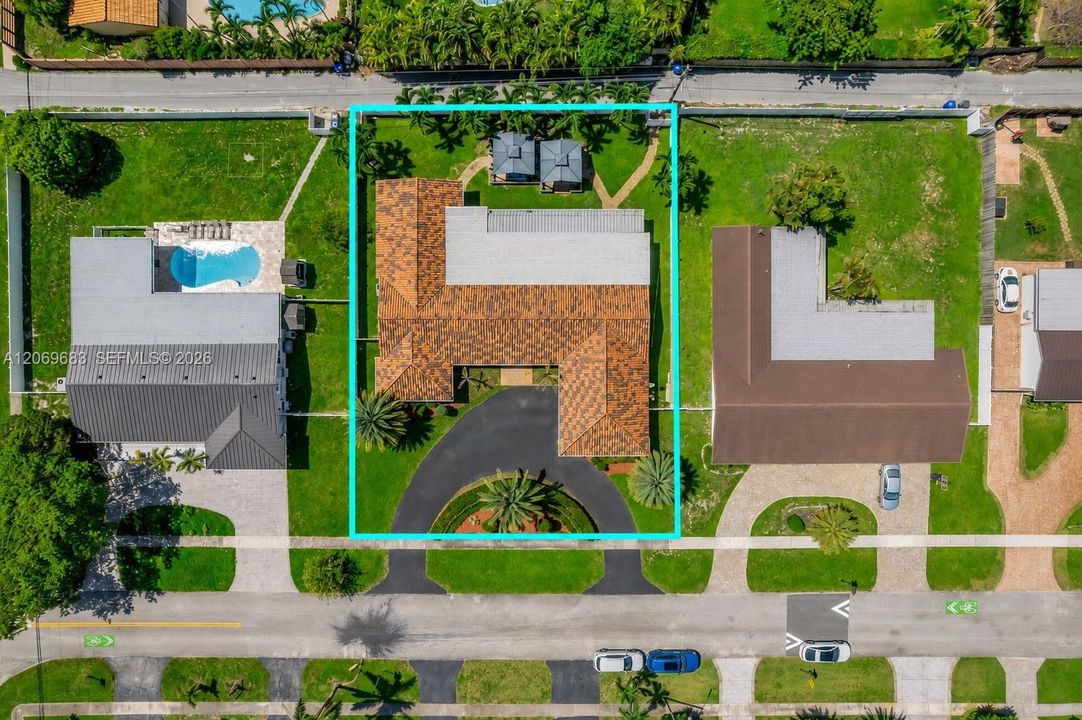 13,500+ SQ FT LOT