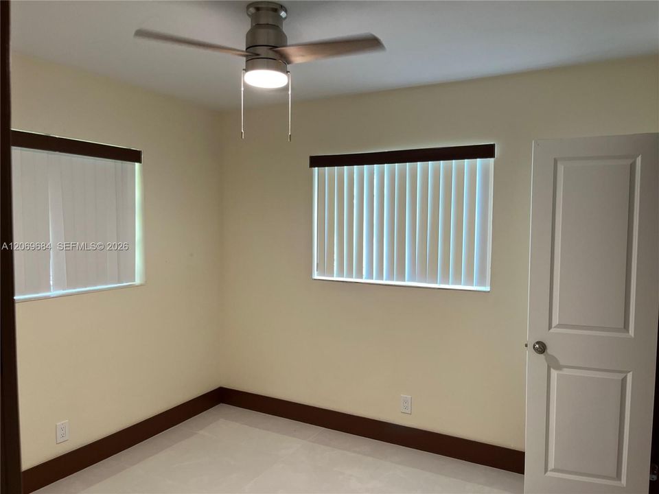 For Rent: $2,750 (3 beds, 2 baths, 864 Square Feet)