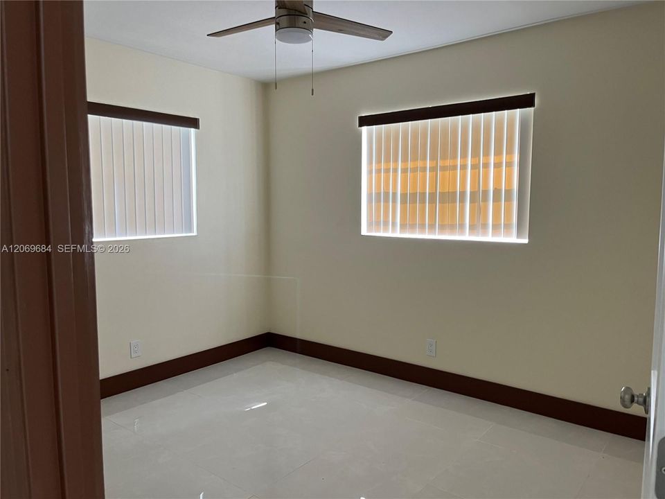 For Rent: $2,750 (3 beds, 2 baths, 864 Square Feet)