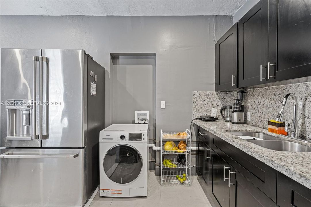 En Venta: $555,000 (3 camas, 2 baños, 1040 Pies cuadrados)