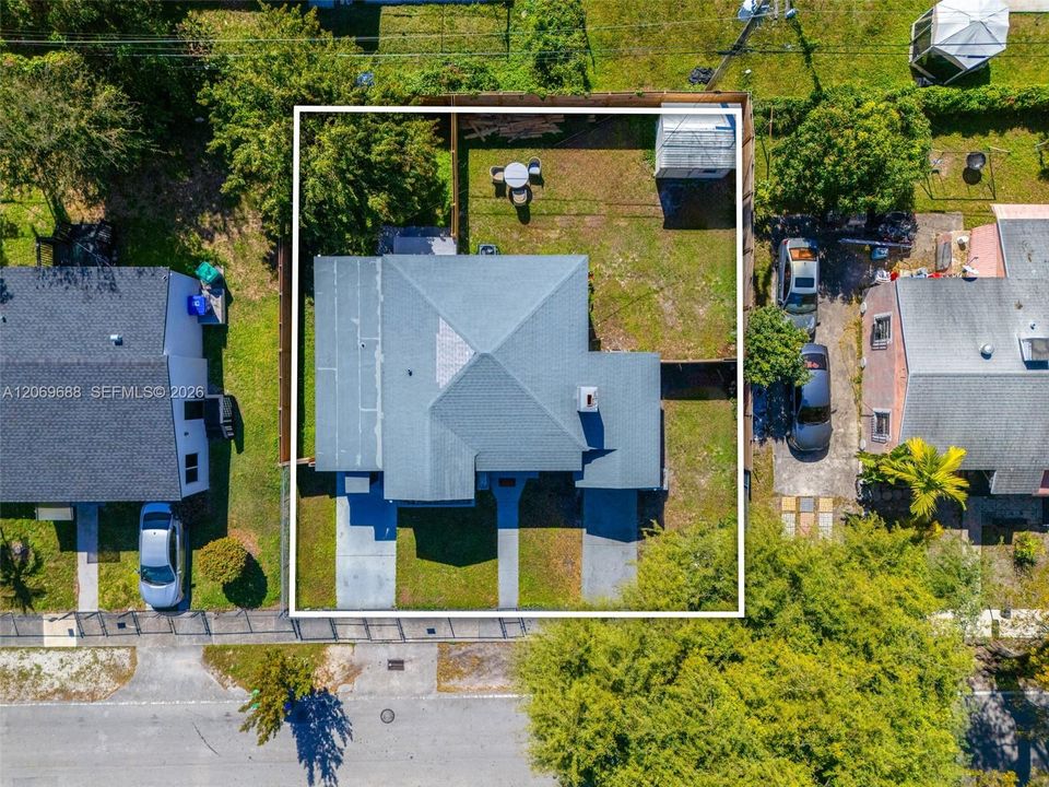 En Venta: $555,000 (3 camas, 2 baños, 1040 Pies cuadrados)