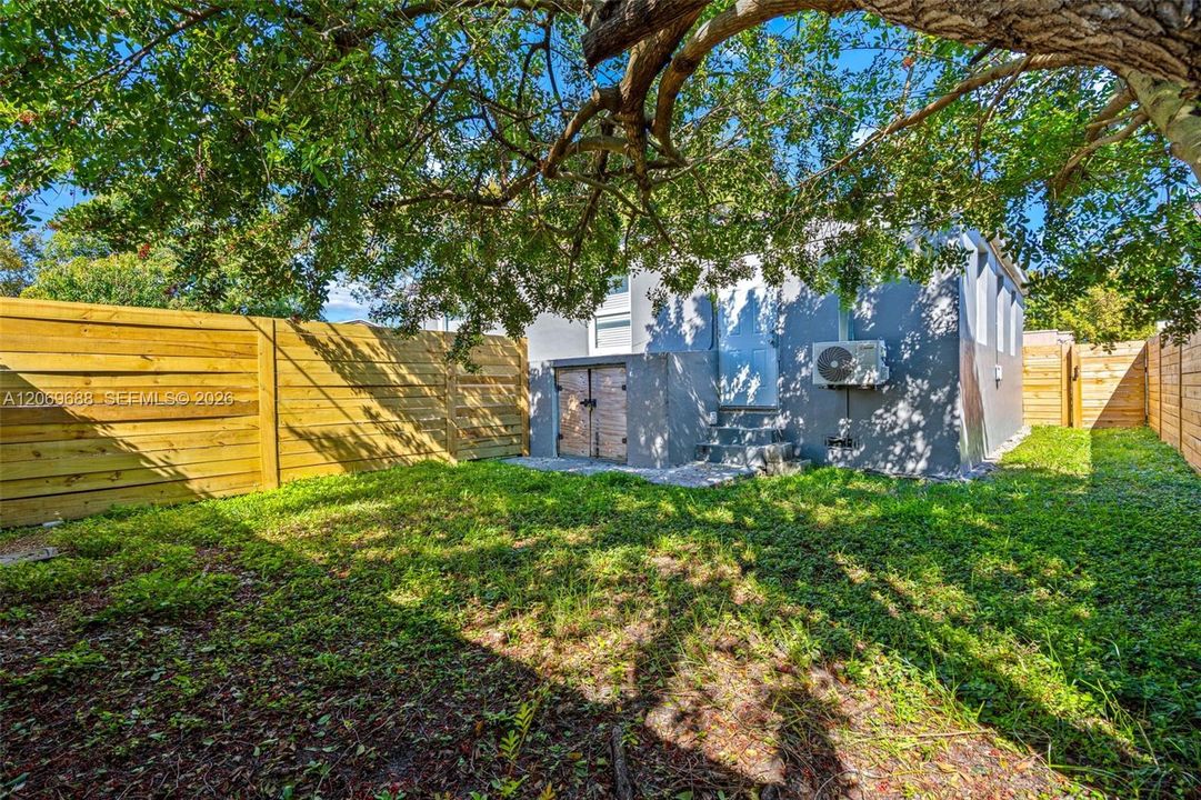 En Venta: $555,000 (3 camas, 2 baños, 1040 Pies cuadrados)