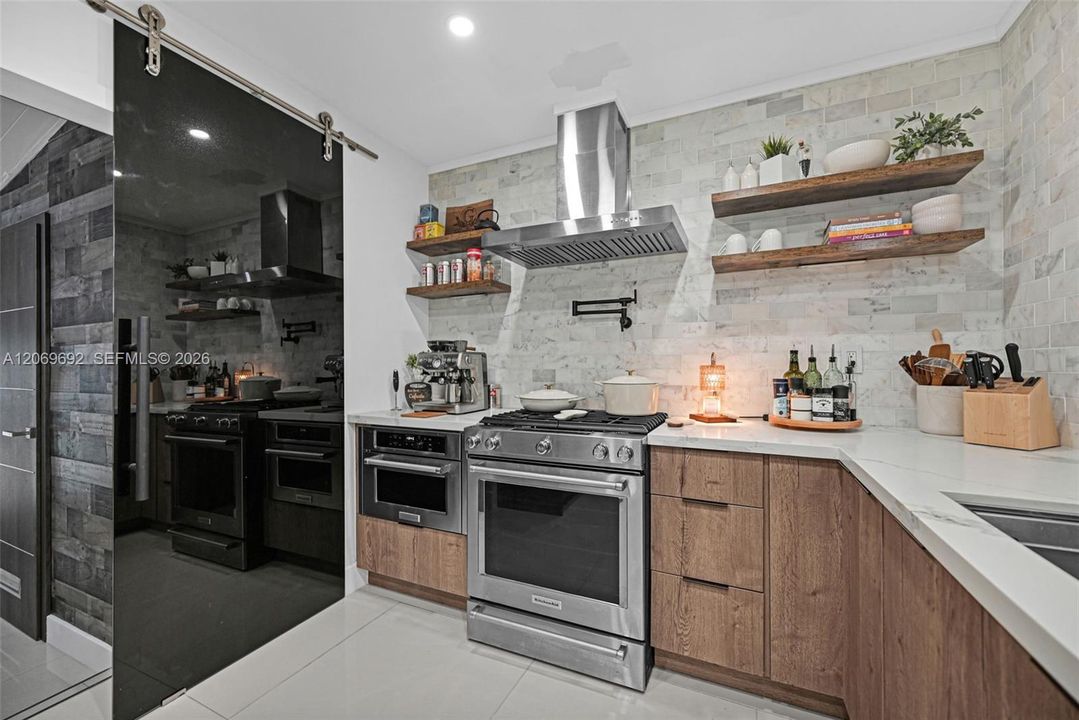 For Sale: $739,000 (3 beds, 2 baths, 2218 Square Feet)