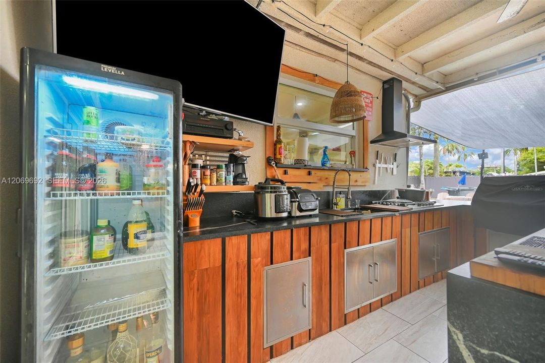 outdoor kitchen/ Patio