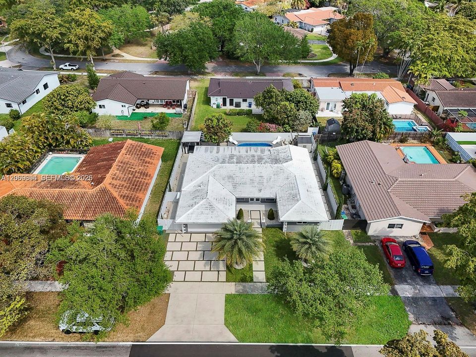 For Rent: $4,700 (3 beds, 2 baths, 1833 Square Feet)