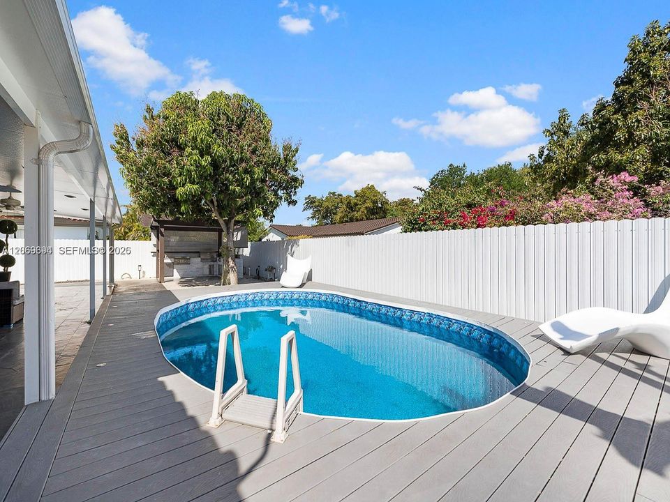 For Rent: $4,700 (3 beds, 2 baths, 1833 Square Feet)