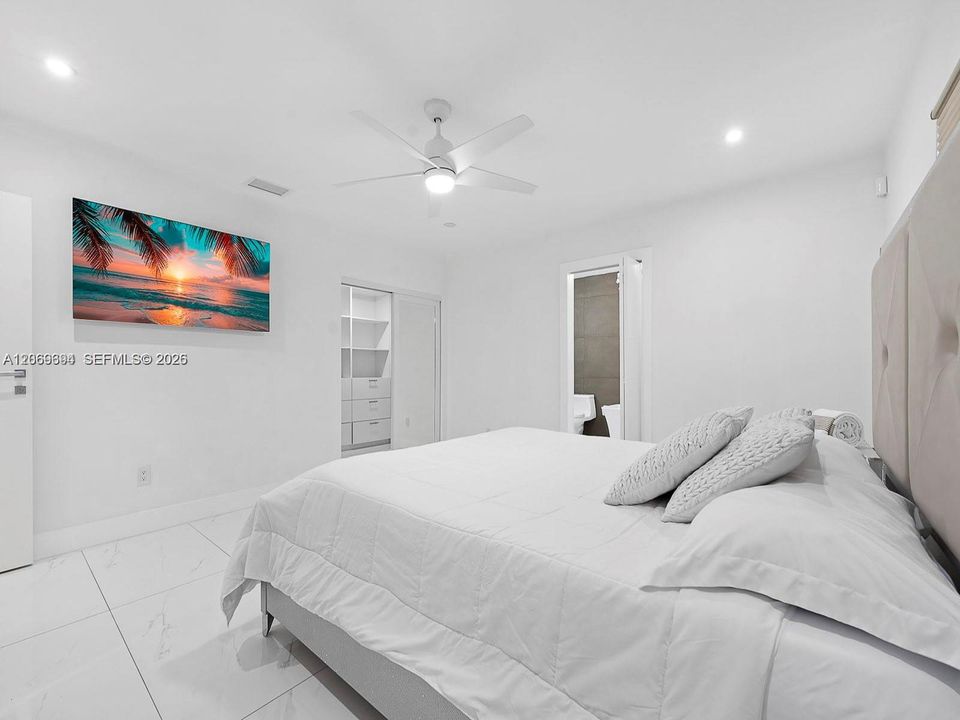 For Rent: $4,700 (3 beds, 2 baths, 1833 Square Feet)