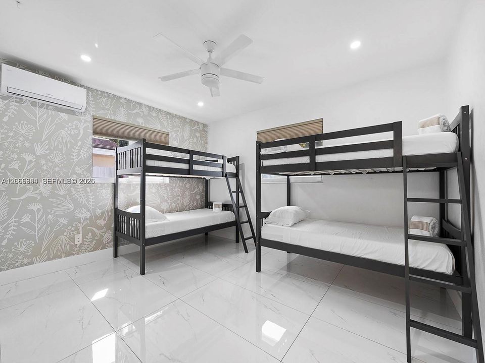For Rent: $4,700 (3 beds, 2 baths, 1833 Square Feet)