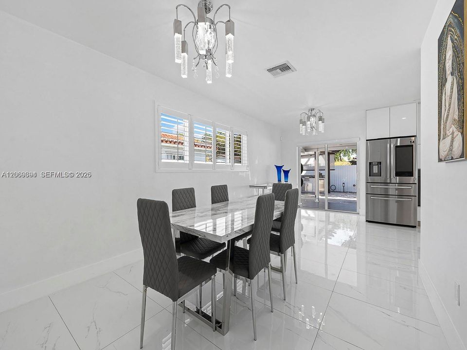 For Rent: $4,700 (3 beds, 2 baths, 1833 Square Feet)