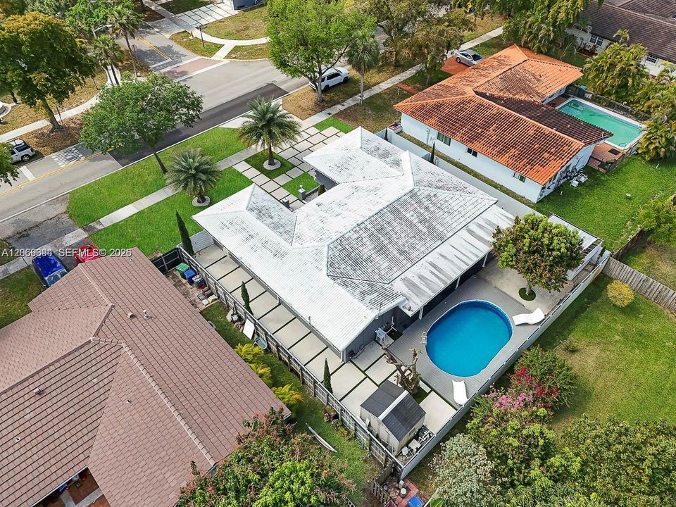 For Rent: $4,700 (3 beds, 2 baths, 1833 Square Feet)