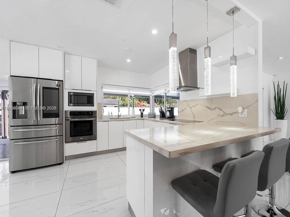 For Rent: $4,700 (3 beds, 2 baths, 1833 Square Feet)