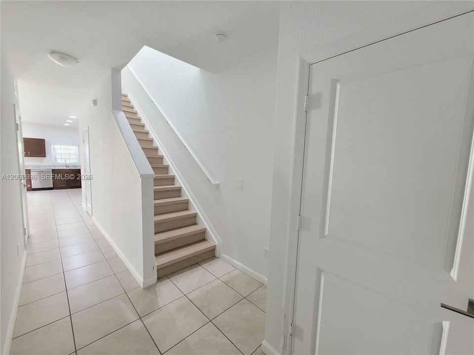 For Rent: $2,850 (3 beds, 2 baths, 1496 Square Feet)
