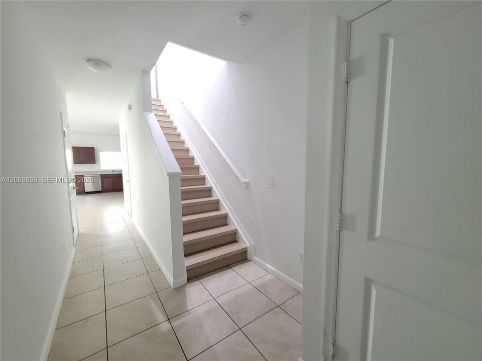 For Rent: $2,850 (3 beds, 2 baths, 1496 Square Feet)