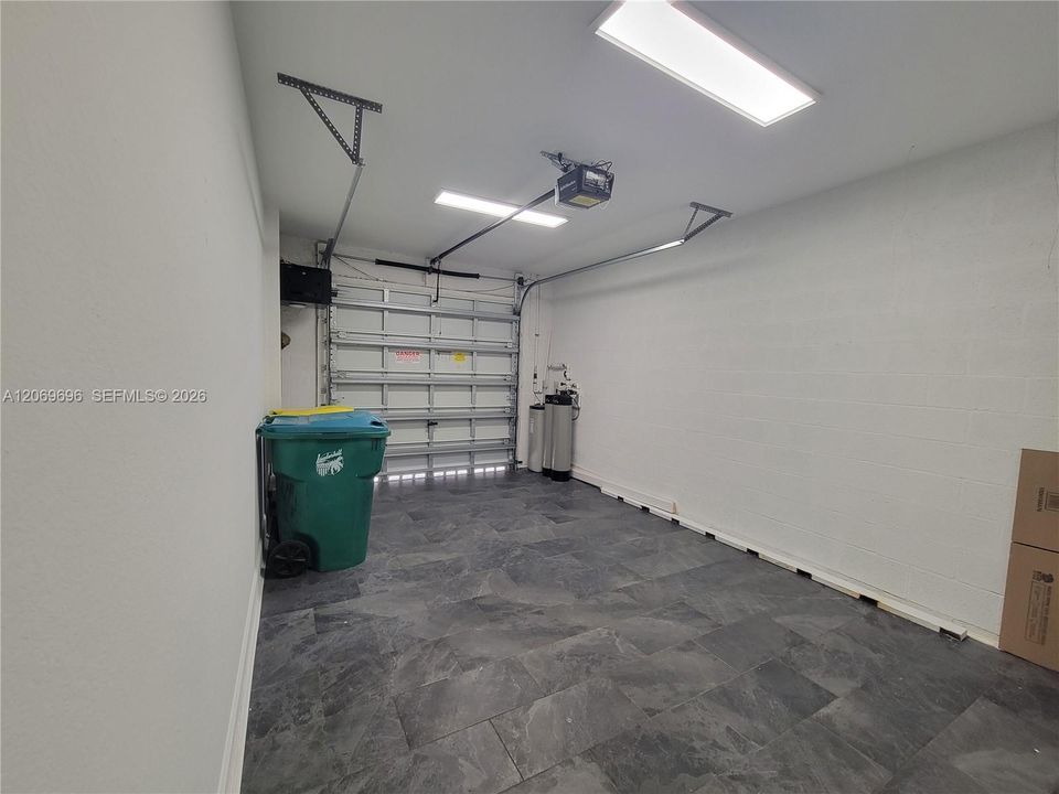 For Rent: $2,850 (3 beds, 2 baths, 1496 Square Feet)