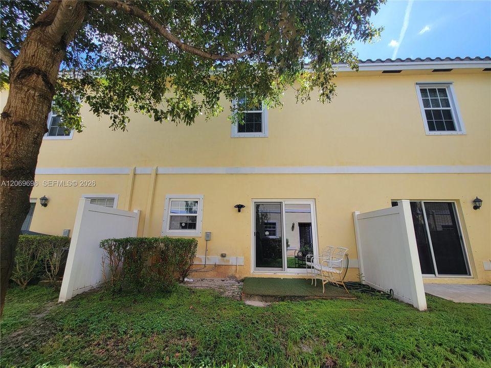 For Rent: $2,850 (3 beds, 2 baths, 1496 Square Feet)