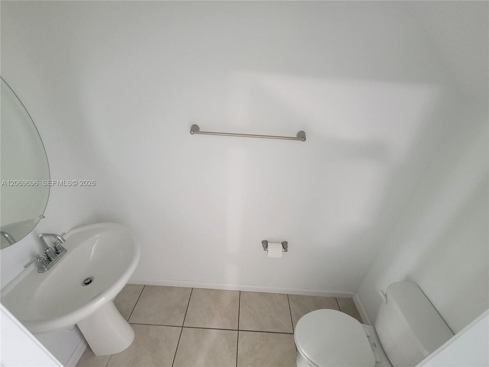 For Rent: $2,850 (3 beds, 2 baths, 1496 Square Feet)