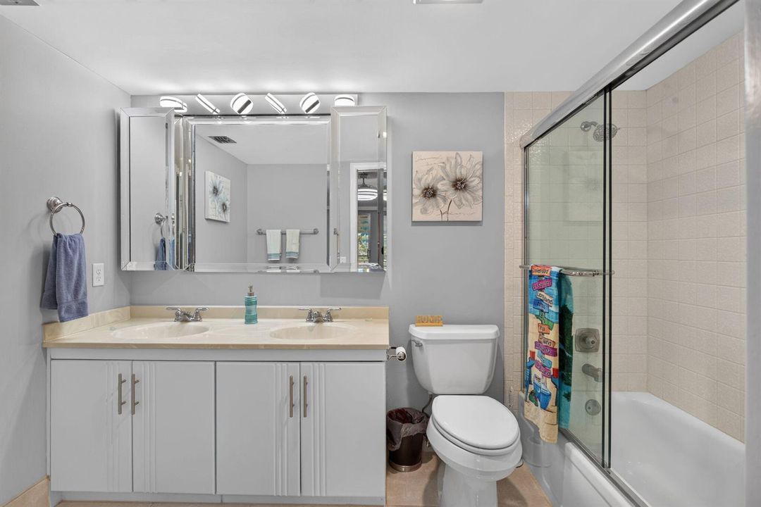 MAIN BATHROOM