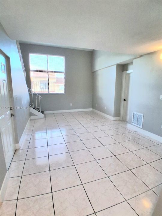 For Rent: $2,650 (3 beds, 2 baths, 972 Square Feet)