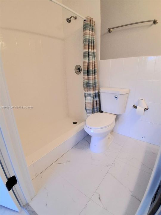 For Rent: $2,650 (3 beds, 2 baths, 972 Square Feet)