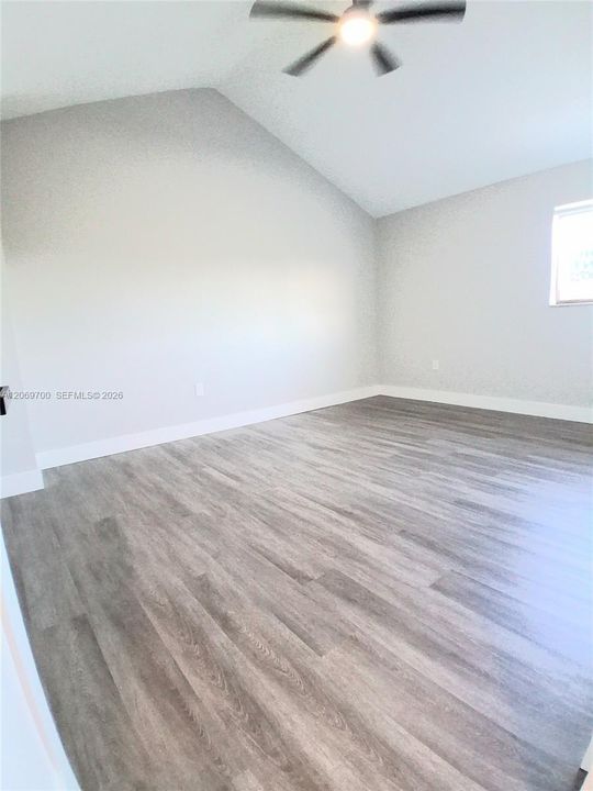 For Rent: $2,650 (3 beds, 2 baths, 972 Square Feet)