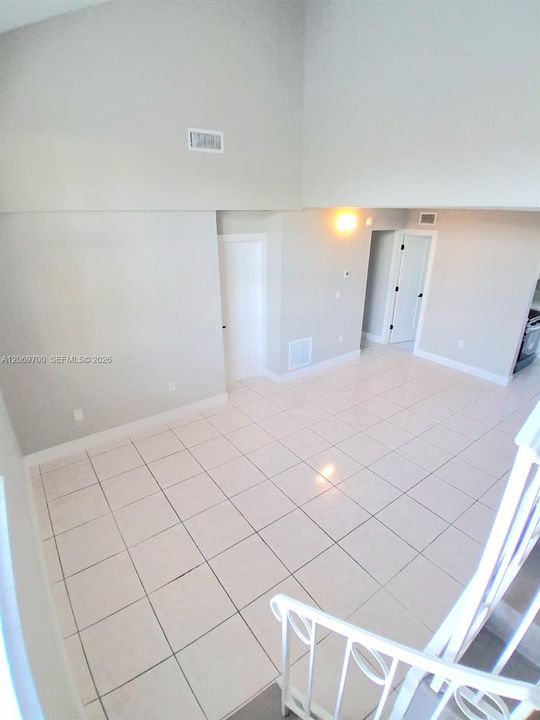 For Rent: $2,650 (3 beds, 2 baths, 972 Square Feet)