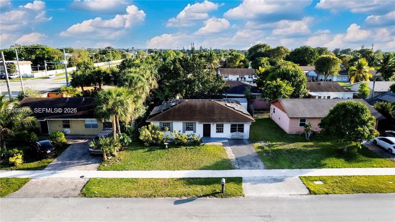 For Sale: $489,900 (4 beds, 2 baths, 1763 Square Feet)