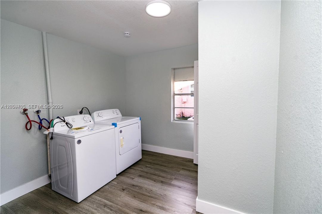 For Sale: $489,900 (4 beds, 2 baths, 1763 Square Feet)