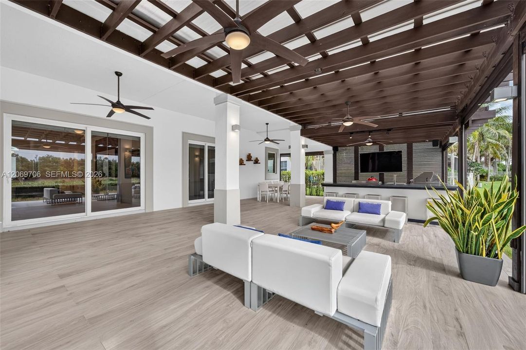 For Sale: $1,495,000 (4 beds, 3 baths, 2674 Square Feet)