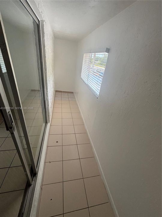 For Rent: $1,575 (1 beds, 1 baths, 20203 Square Feet)