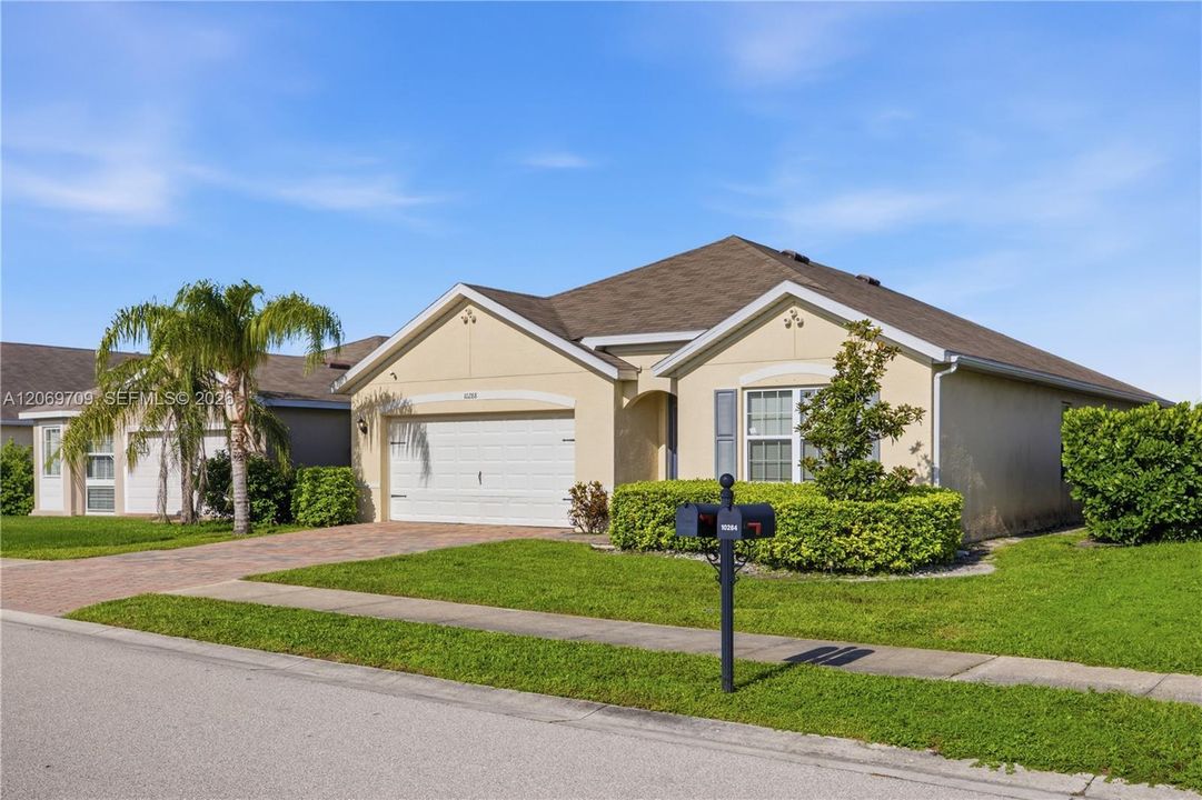 For Sale: $277,770 (4 beds, 2 baths, 1828 Square Feet)