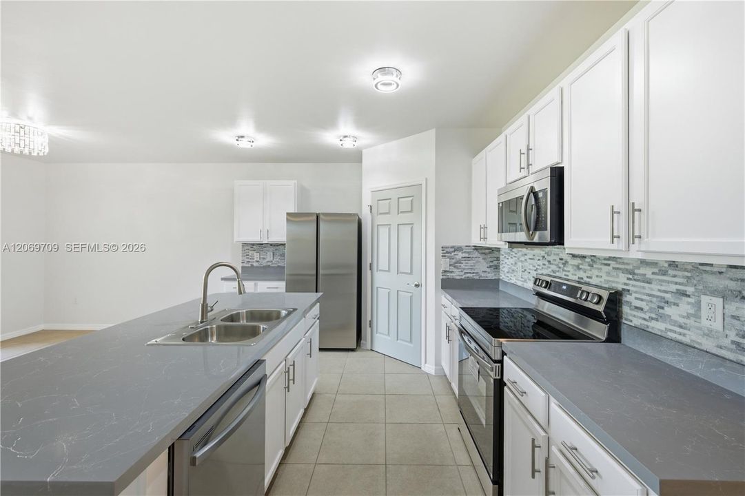 For Sale: $277,770 (4 beds, 2 baths, 1828 Square Feet)