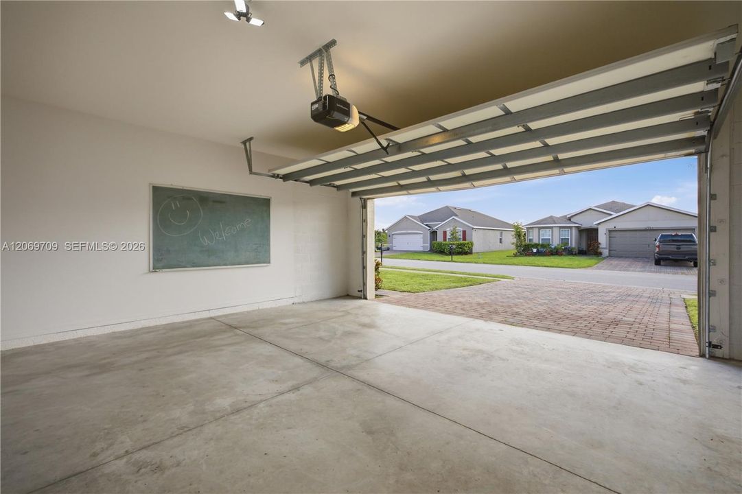 For Sale: $277,770 (4 beds, 2 baths, 1828 Square Feet)