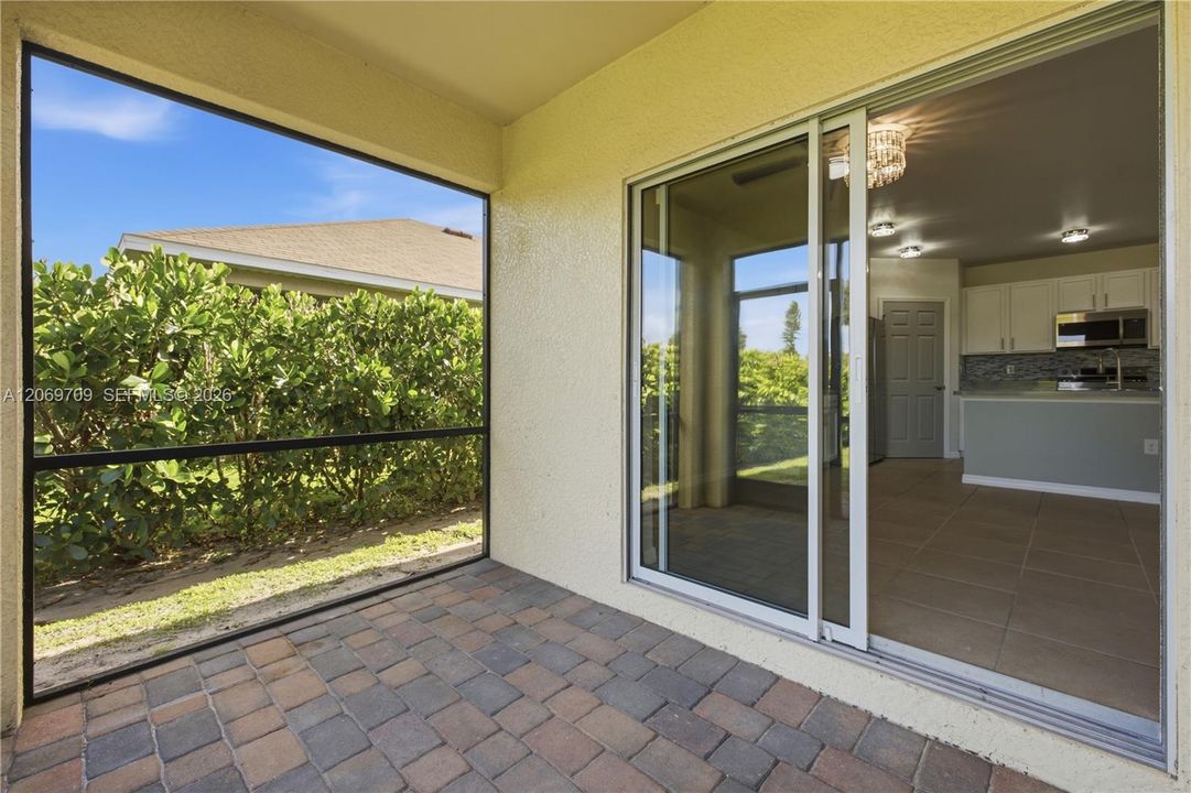 For Sale: $277,770 (4 beds, 2 baths, 1828 Square Feet)