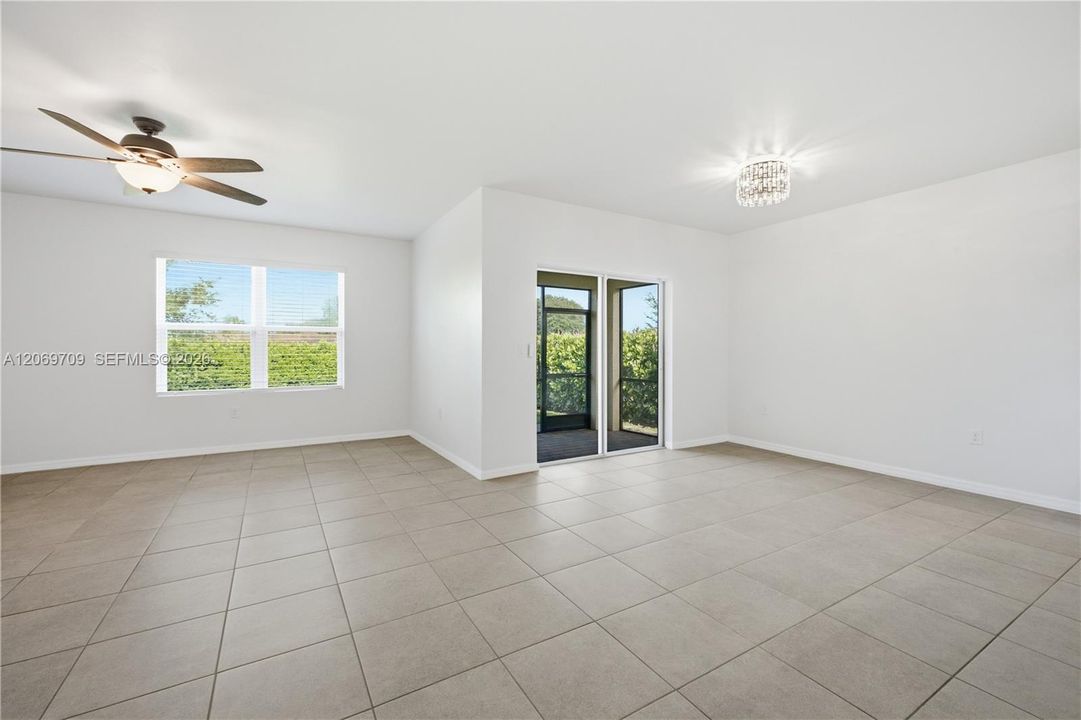 For Sale: $277,770 (4 beds, 2 baths, 1828 Square Feet)