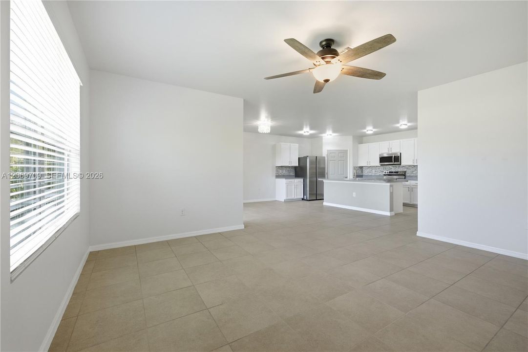 For Sale: $277,770 (4 beds, 2 baths, 1828 Square Feet)