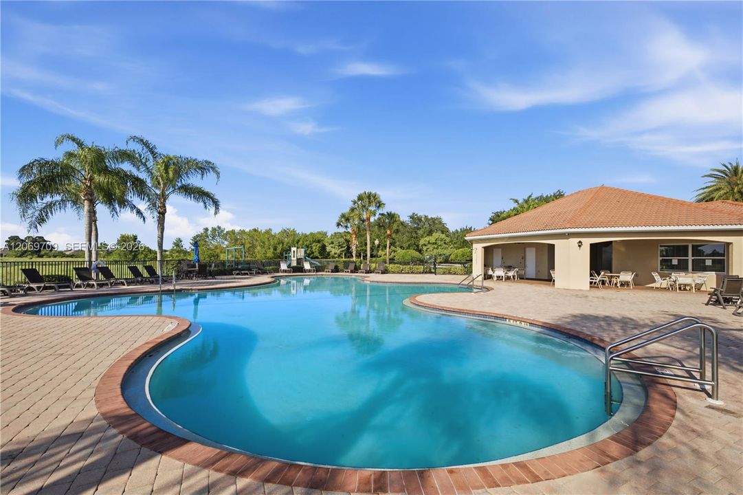 For Sale: $277,770 (4 beds, 2 baths, 1828 Square Feet)