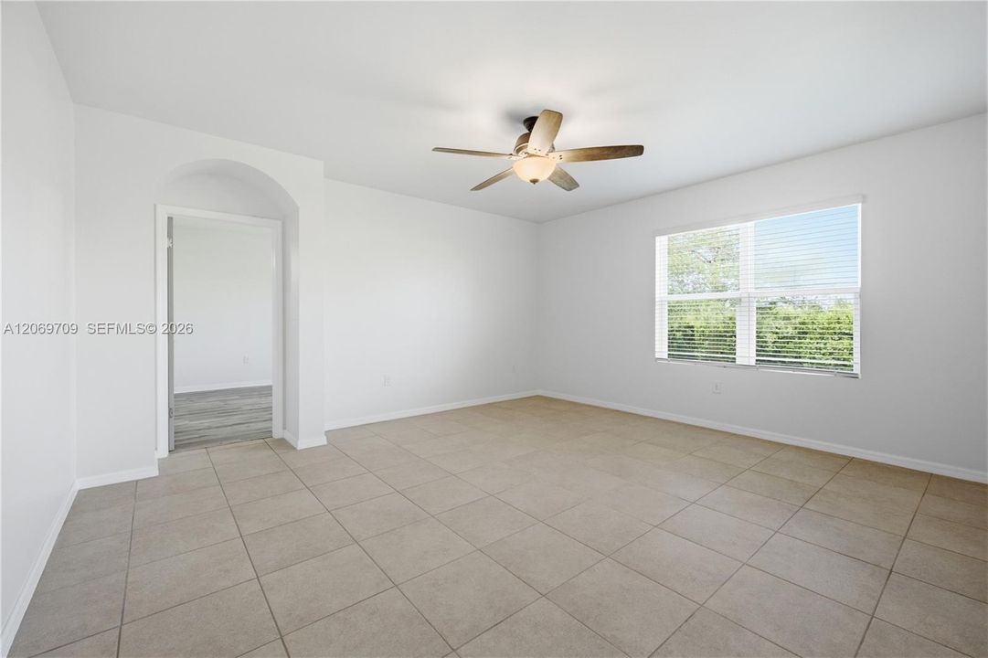 For Sale: $277,770 (4 beds, 2 baths, 1828 Square Feet)