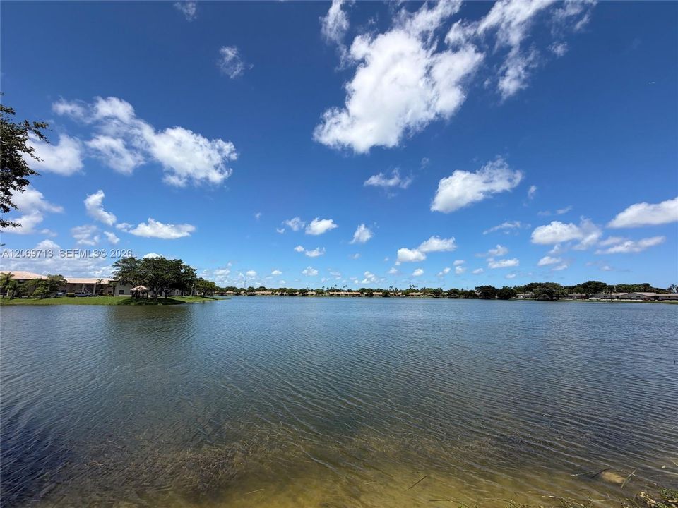 For Rent: $1,650 (2 beds, 1 baths, 630 Square Feet)