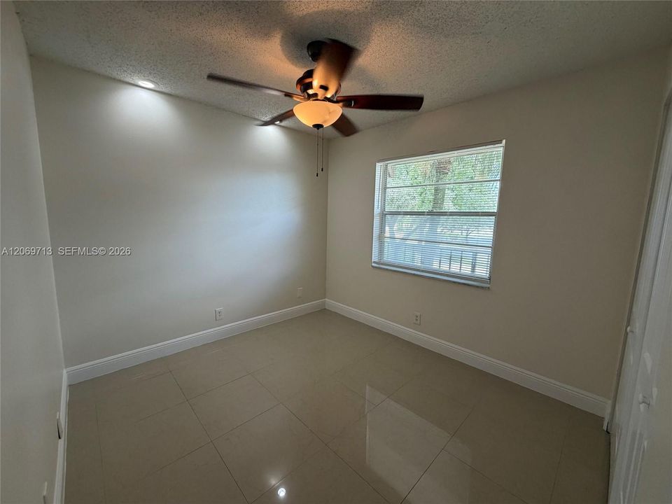 For Rent: $1,650 (2 beds, 1 baths, 630 Square Feet)
