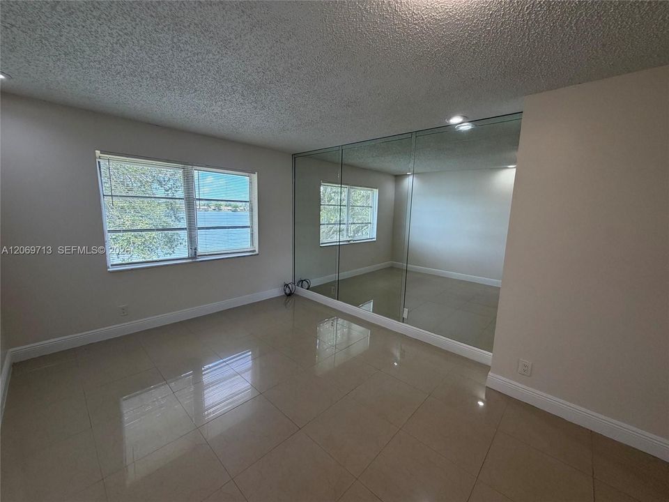 For Rent: $1,650 (2 beds, 1 baths, 630 Square Feet)