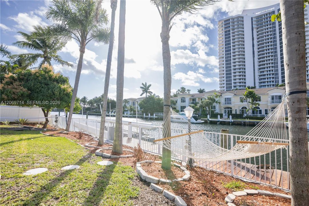 For Rent: $15,000 (7 beds, 4 baths, 3454 Square Feet)